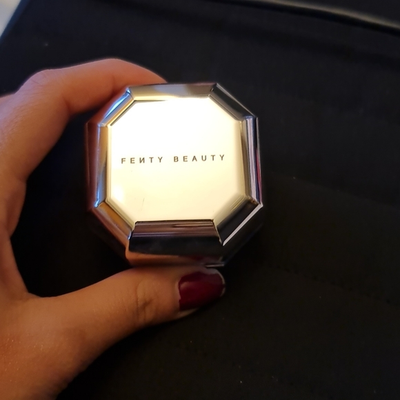 Fenty Beauty Other - Fenty Beauty fairy bomb loose shimmer powder